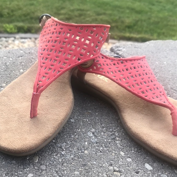 Never worn - Picture 1 of 4